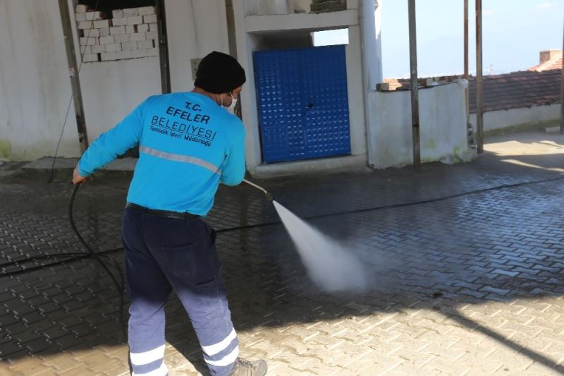 Efeler Belediyesi, Dalama Yeniköy’de temizlik çalışması yaptı
