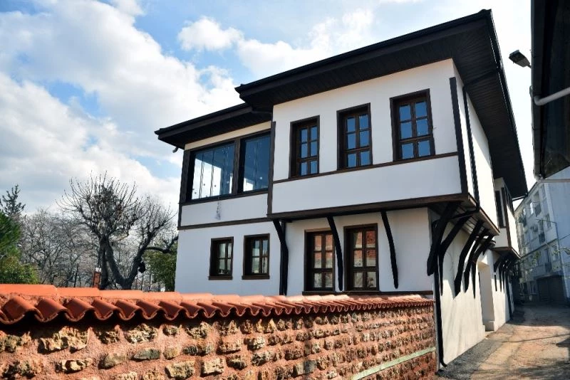 Bursa’da 2 asırlık bina ilk günkü ihtişamına kavuştu
