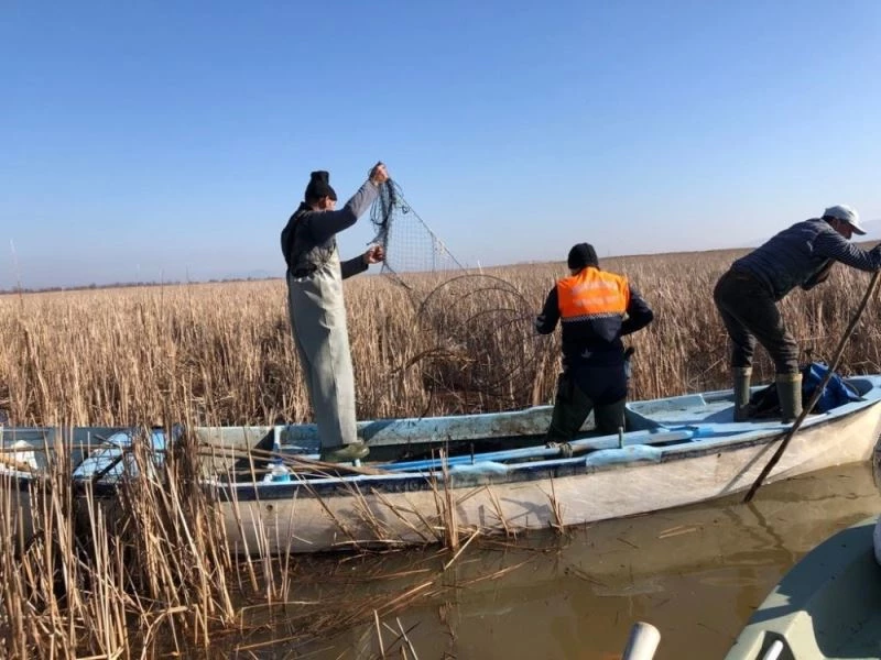 Bursa’da avcılıkta kullanılması yasak 6 bin 500 metre pinter ele geçirildi
