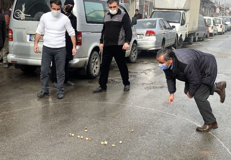 Bin yıllık ’aşık oyunu’ Erzincan’da hayat buldu
