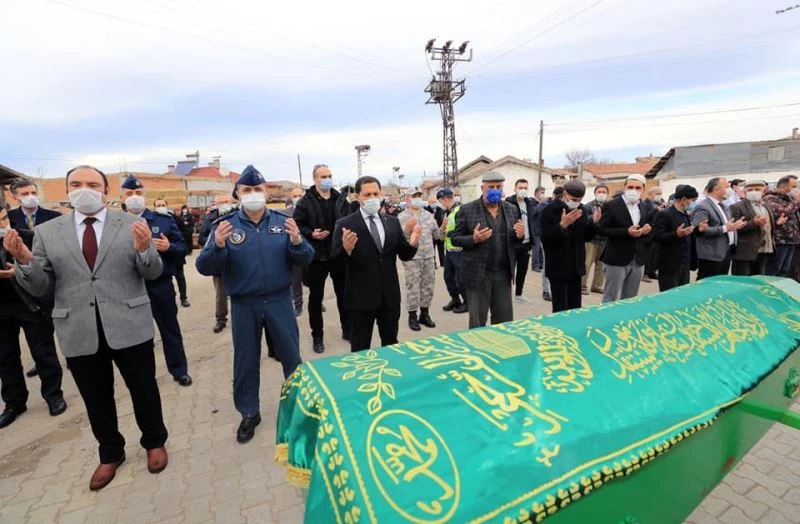 Şehit babası Ömer Kulaksız son yolculuğuna uğurlandı
