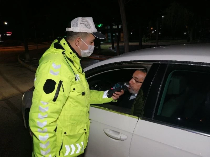 Sokağa çıkma kısıtlamasına uymayan 186 kişiye 243 bin 900 TL cezai işlem uygulandı
