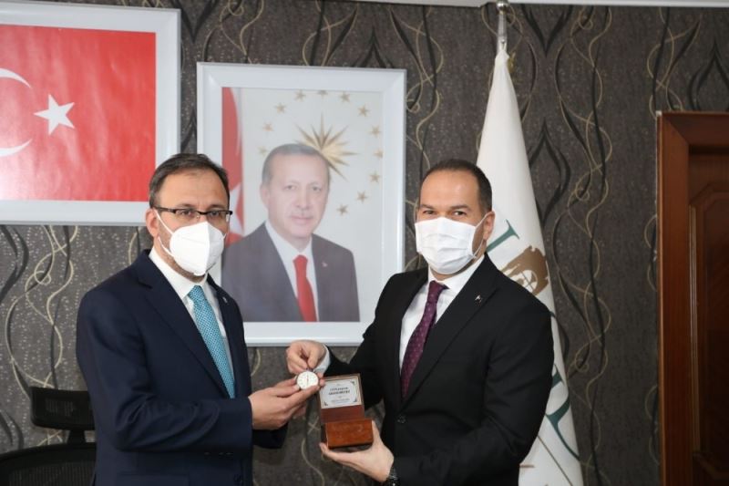 Bakan Kasapoğlu’dan Niğde Belediyesine ziyaret
