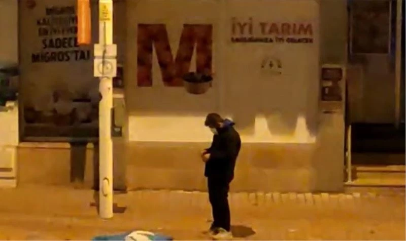 Görenler ne yaptığını anlamaya çalışıyor
