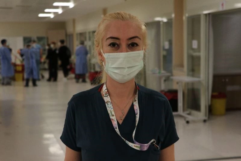 Yoğun bakımdaki hastalar hemşirelerden ayrılmak istemiyor
