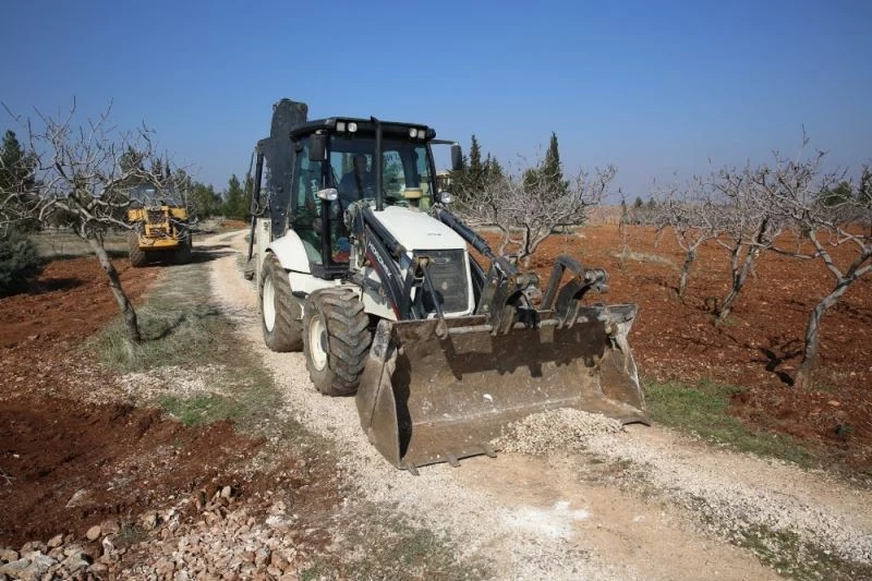 Karaköprü kırsalı çamurdan kurtarılıyor
