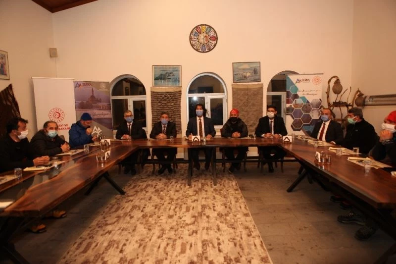 35 dağcı, ayağının tozuyla tecrübelerini paylaştı
