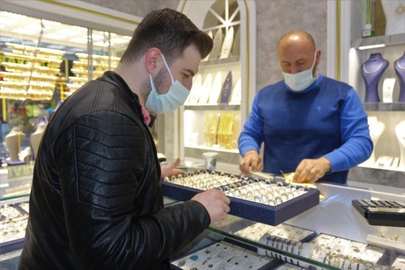 Fiyatı düşünce hem yatırımcılar hem de hediye alacaklar ona koştu
