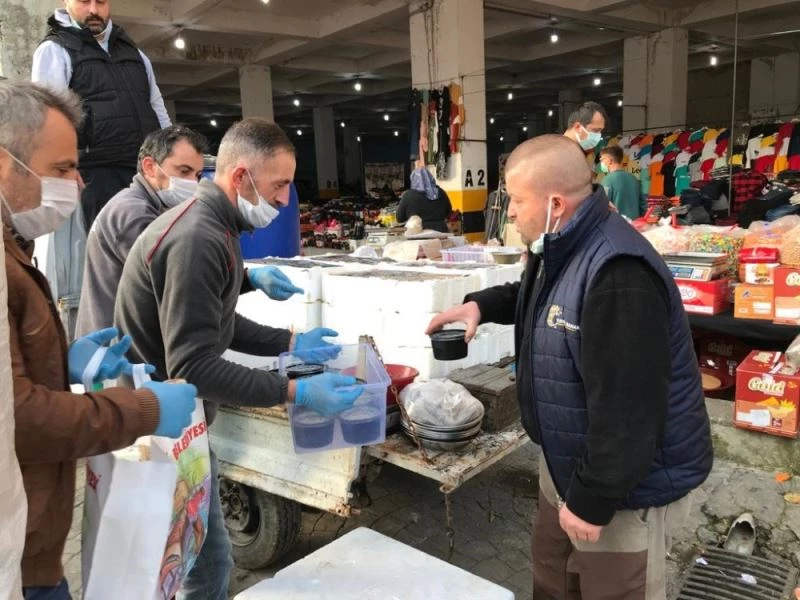 Bulancak Belediyesi’nden Pazar esnafına sıcak çorba
