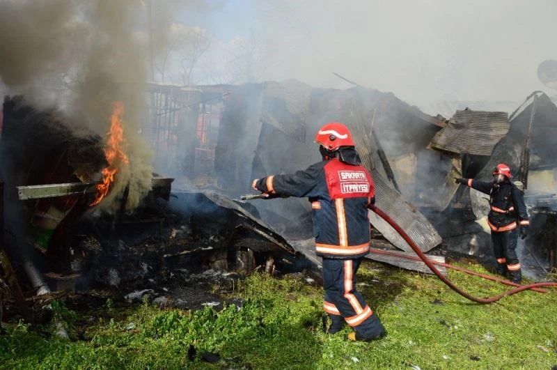 Çamaşır makinesinde çıkan yangın, yaşlı adamı evsiz bıraktı
