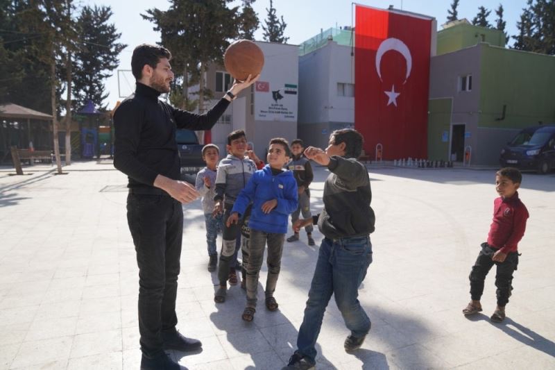 ‘Balalar Üşümesin’ diye toplanan yardımlar Türkmenlere ulaştırıldı
