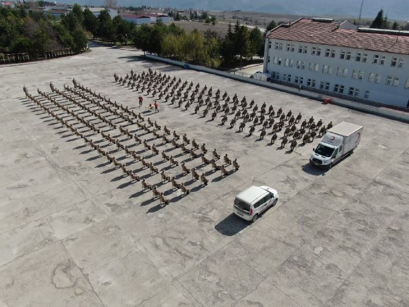 Karabük’te 606 Mehmetçik’ten Türk Kızılay’ına kan bağışı
