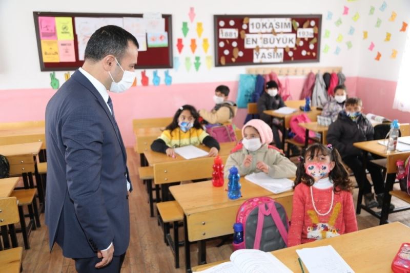 Kaymakam Türkman’dan okul ziyareti
