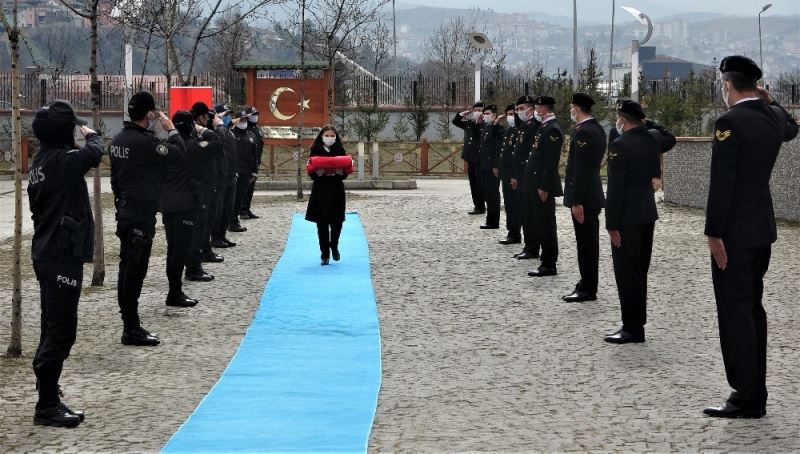 Çanakkale’ye ulaştırılacak Türk Bayrağı Karabük’te teslim alındı
