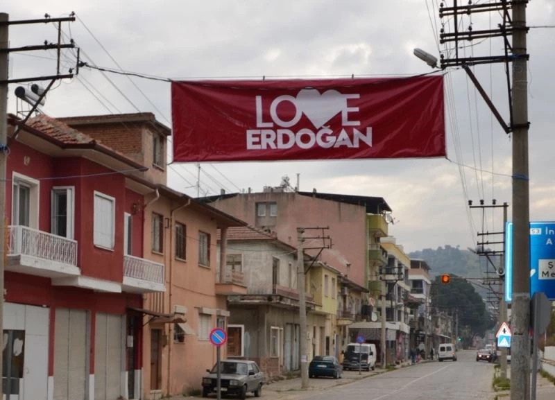 Koçarlı ‘Love Erdoğan’ pankartlarıyla donatıldı
