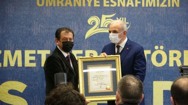 Ümraniye’de ‘Hizmette 25. Yıl Hizmet Beratı Töreni’ yapıldı
