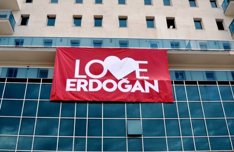 Koçarlı ‘Love Erdoğan’ pankartlarıyla donatıldı
