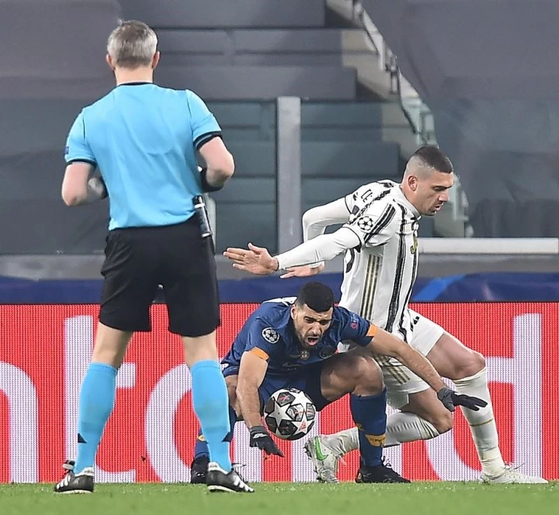 Merih Demiral 20 gün sahalardan uzak kalacak
