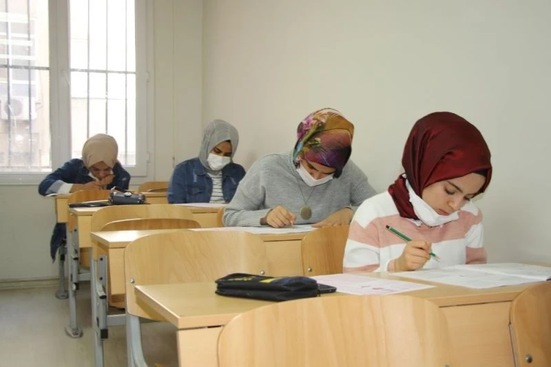 Haliliye’de sınava girecek gençler heyecan gideriyor
