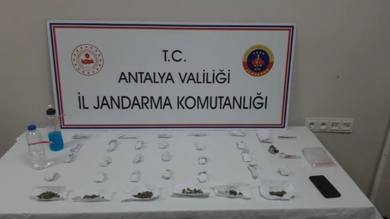 Uyuşturucular yatağın altından çıktı

