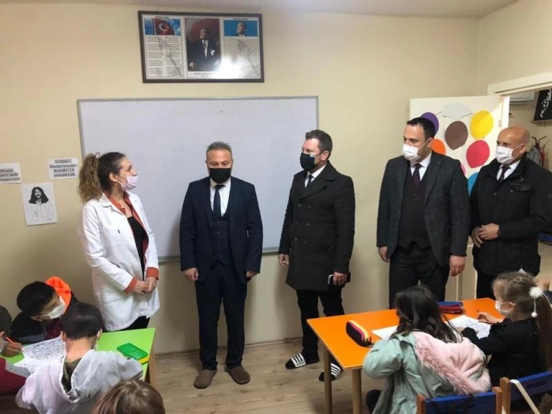 Büyükşehir ekiplerinden Sarıgöl ve Salihli’deki eğitim birimlerine ziyaret
