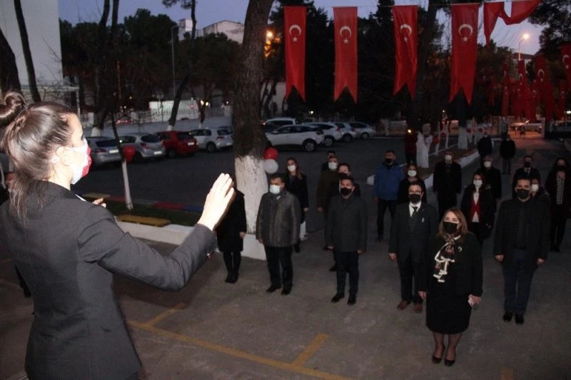 19:21’de coşkuyla seslendirildi
