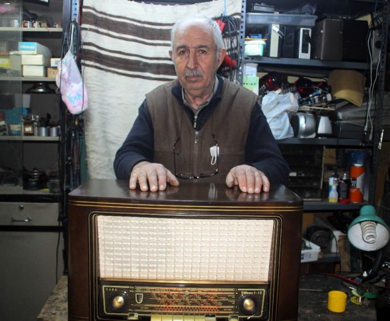 Kayseri’nin son antika radyo ve plakçalar ustası talebe yetişemiyor
