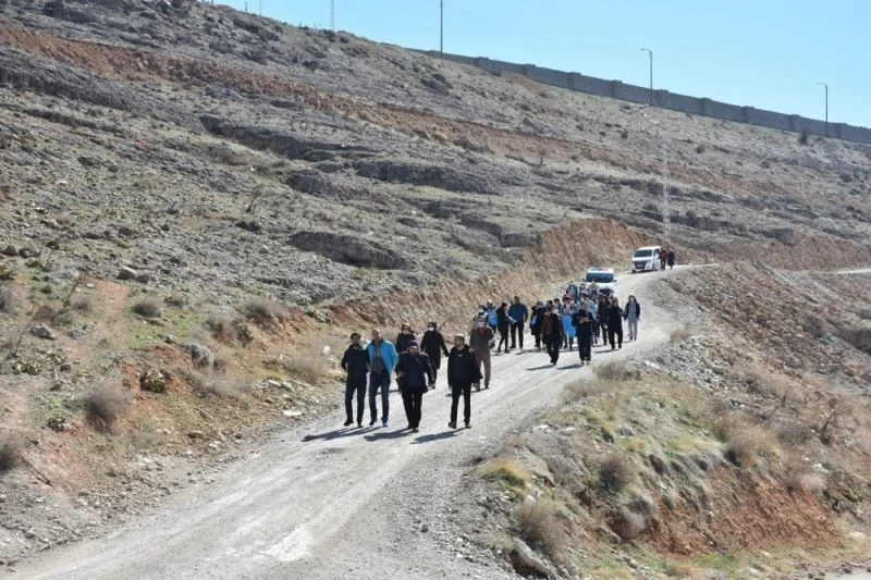 ‘Telefonu bırak çevrene bak’ doğa yürüyüşüyle dijital bağımlılığa ‘hayır’ denildi
