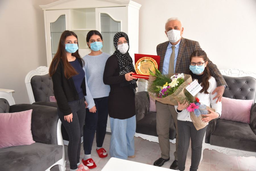Osmaniye Belediyesi’nden Tıp Bayramında Anlamlı Ziyaret