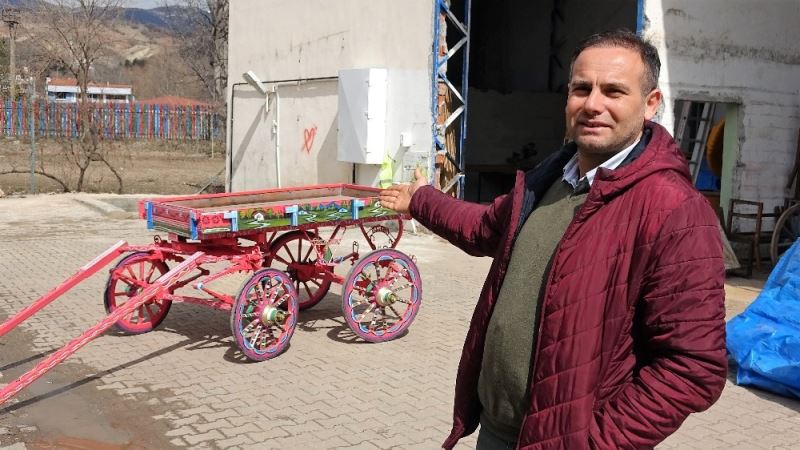 Çalıların arasında buldu, gözü gibi bakıyor
