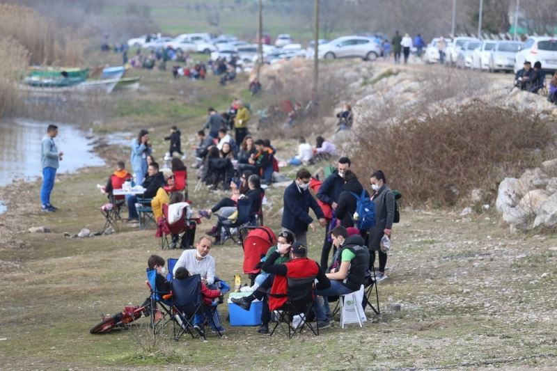 ’Avrupa Leylek Köyü’nde Yaren leylek bereketi
