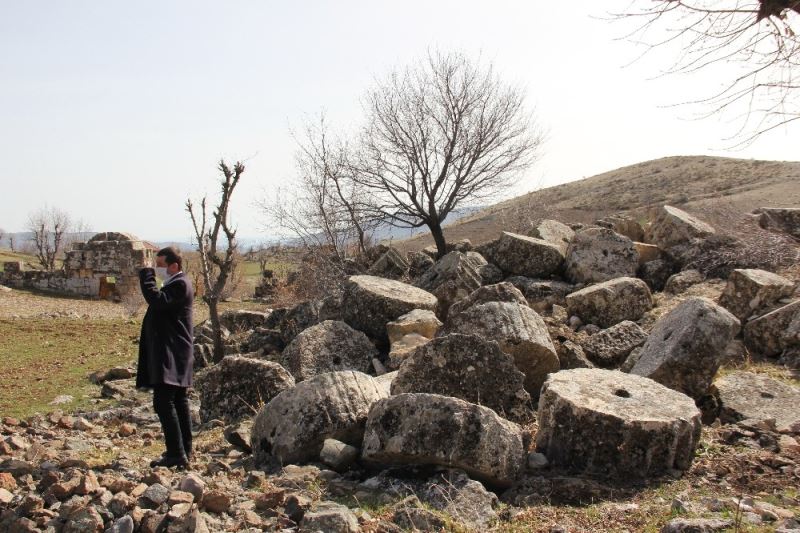 Heron kutsal alanı yivli sütunları ile gizemini koruyor
