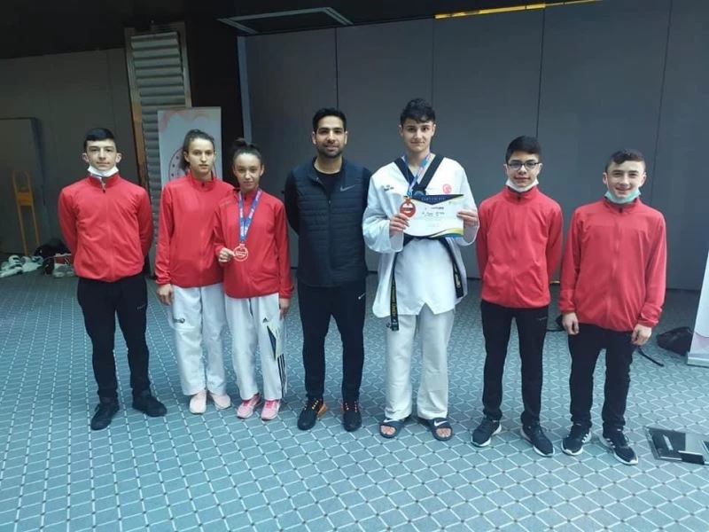 Şampiyonadan madalya ile döndüler
