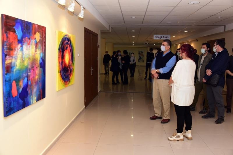 Afyonkarahisar’da “Rengin Diyalektiği” sergisi açıldı
