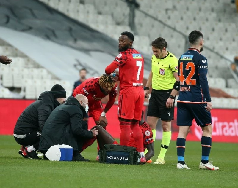 Aboubakar tedbir amaçlı oyundan alındı