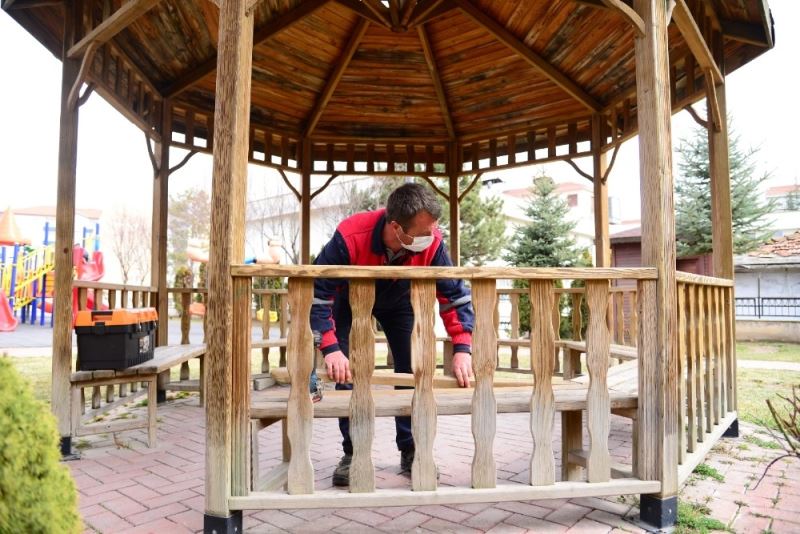 Kahramankazan Belediyesi’nden parklara bahar dokunuşu
