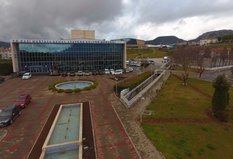 Derelere güvenlik için korkuluk montajı
