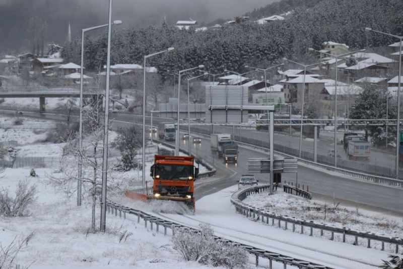 Pozantı’da kar yağışı
