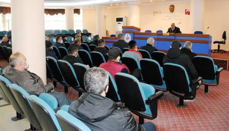 Kahveci esnafı ile görüşen ÇESOB Başkanı Recep Gür:
