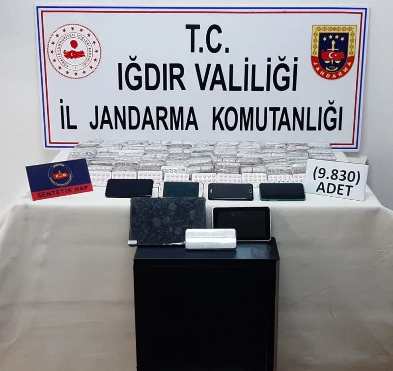 Iğdır’da 9 bin 830 adet uyuşturucu hap ele geçirildi
