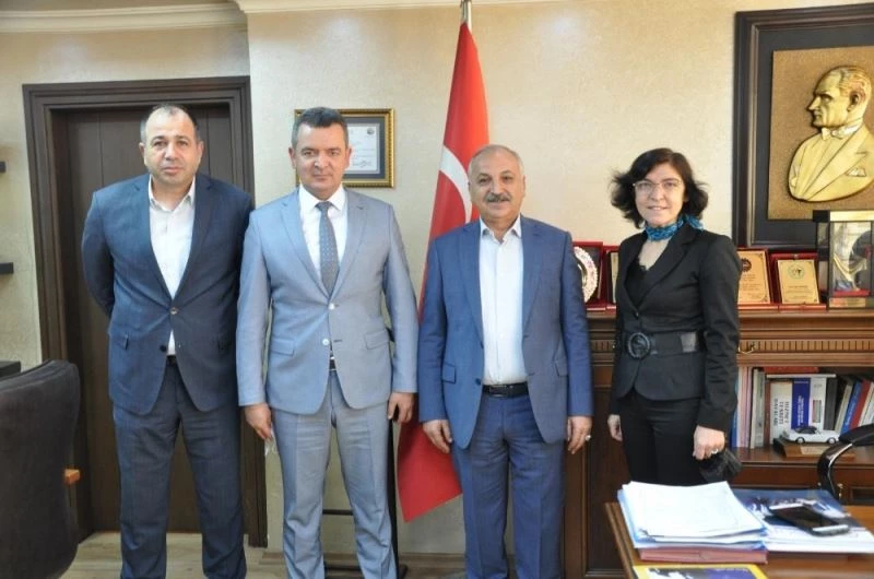 Mersin’de tabela kirliliği ve kaldırım işgaline izin verilmeyecek
