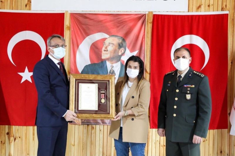 Bingöl’de idlib şehitlerinin ailelerine 