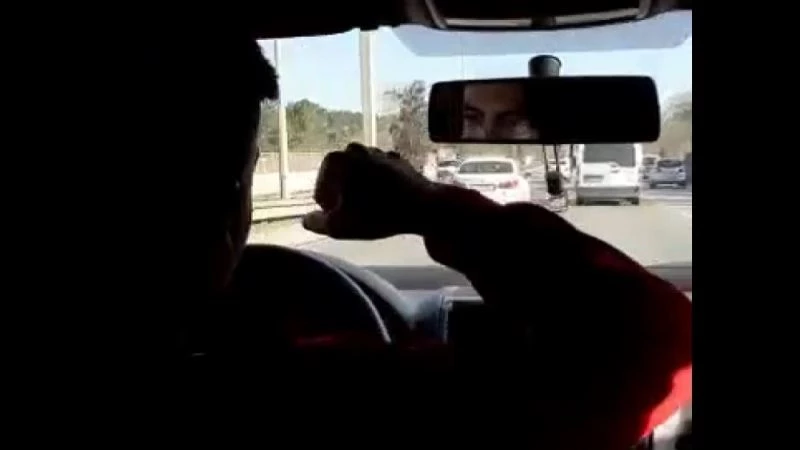 (Özel) Çekmeköy’de trafik terörü: Son ses müzikle tempo tutup, makas atarak ilerledi
