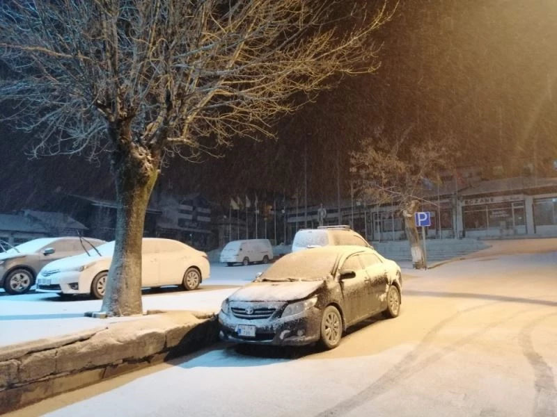 Kar Mihalıççık’ı terk etmiyor
