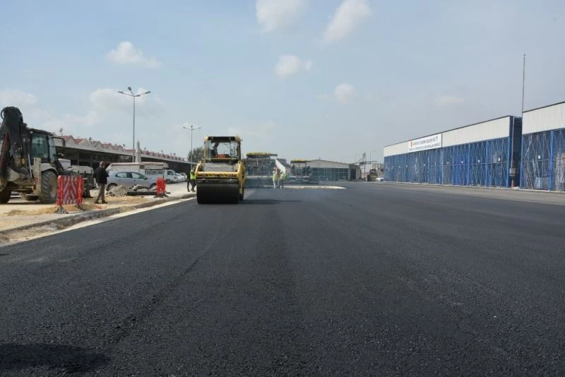Tarsus Hal Kompleksinde sıcak asfalt serimi başladı
