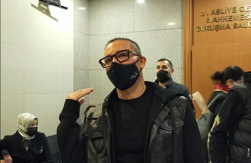 Mustafa Sandal, Defne Samyeli’ye hakaret iddiasından hakim karşısında

