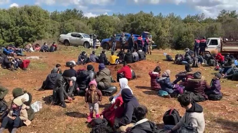 İzmir’de 204 düzensiz göçmen kurtarıldı
