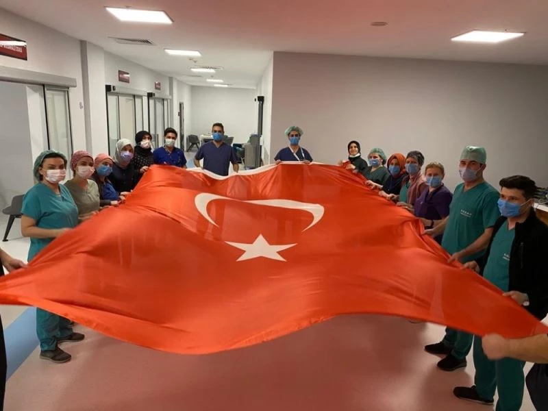 Pandemi kahramanları, Çanakkale kahramanlarını andı
