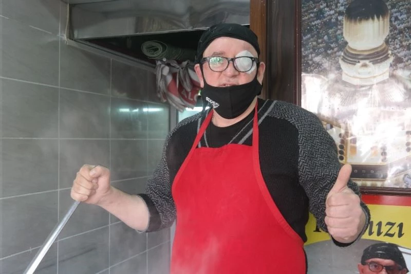 Eskiden et ustasıydı şimdi helvacı oldu
