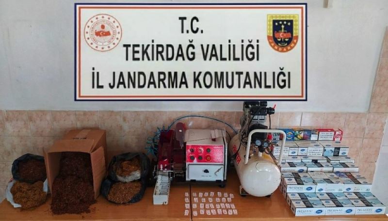 40 bin liralık makine ile sigara sararken yakalandı
